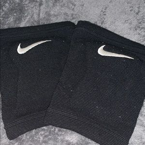 Nike volleyball knee pads